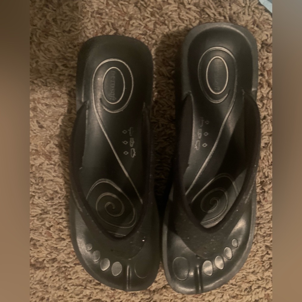 Eurosoft Women's Black Slip-On Sandals